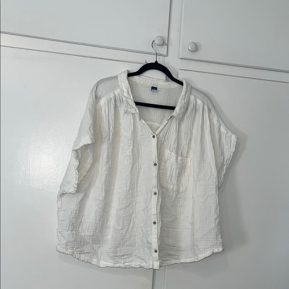 Old Navy Classic White Top